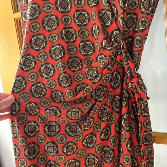 Worth size 2 tie wrap dress! Lightweight and great condition - Picture 3 of 6